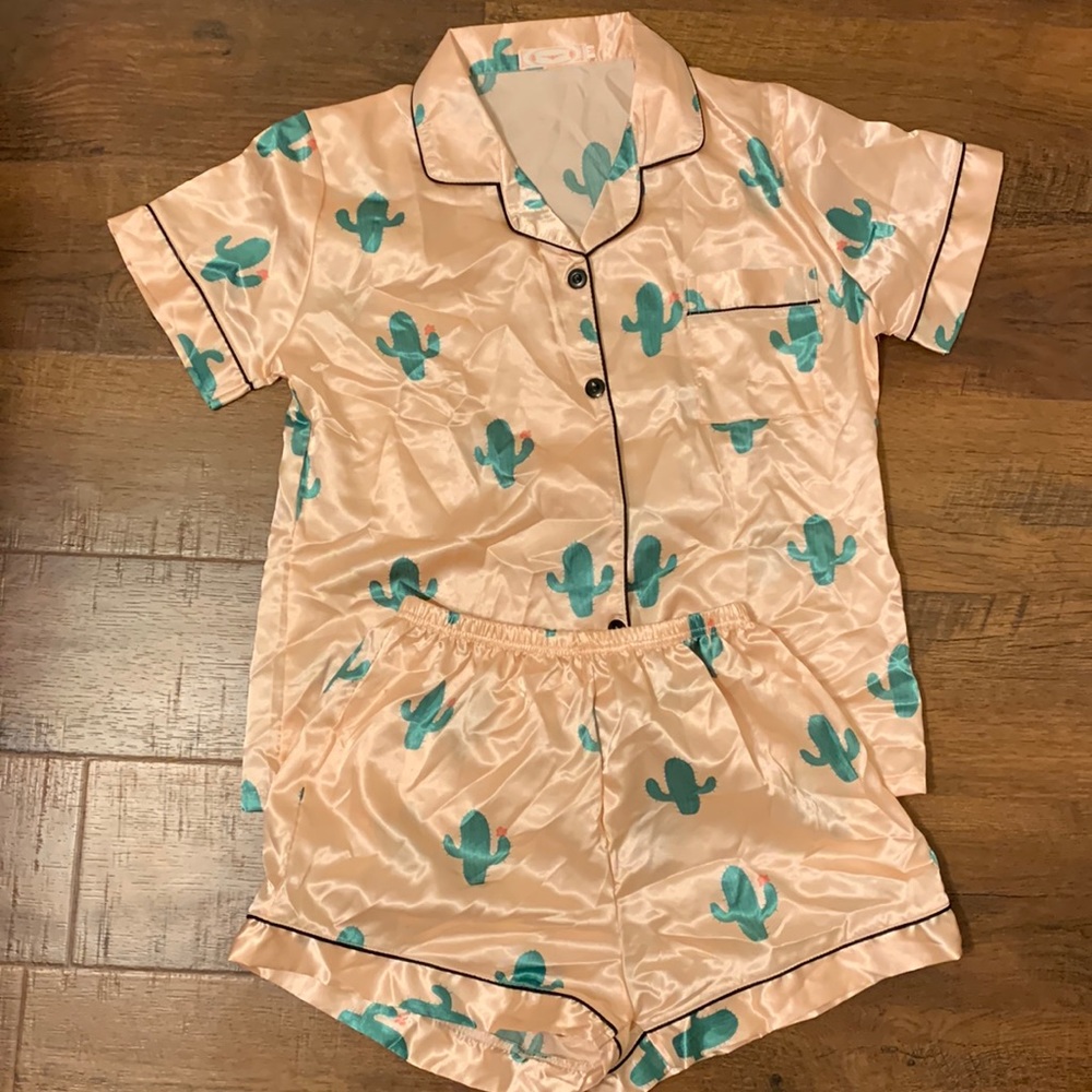 NWOT Shein silky cactus pajamas